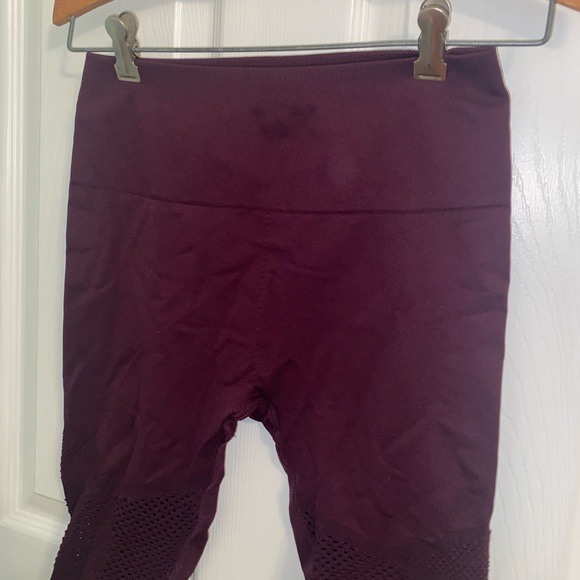 FABLETICS Plum leggings - Picture 4 of 6